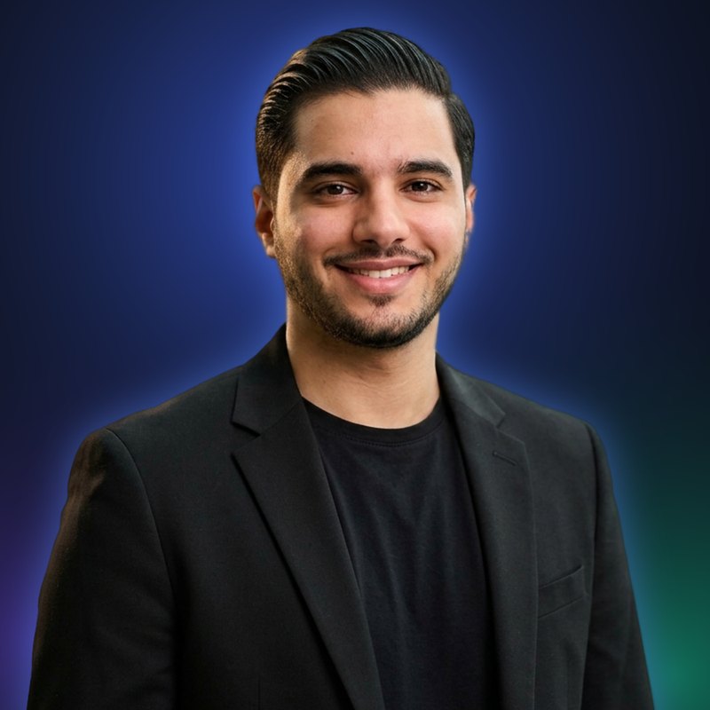 Portrait of Achraf Garsaa, digital marketing and growth specialist